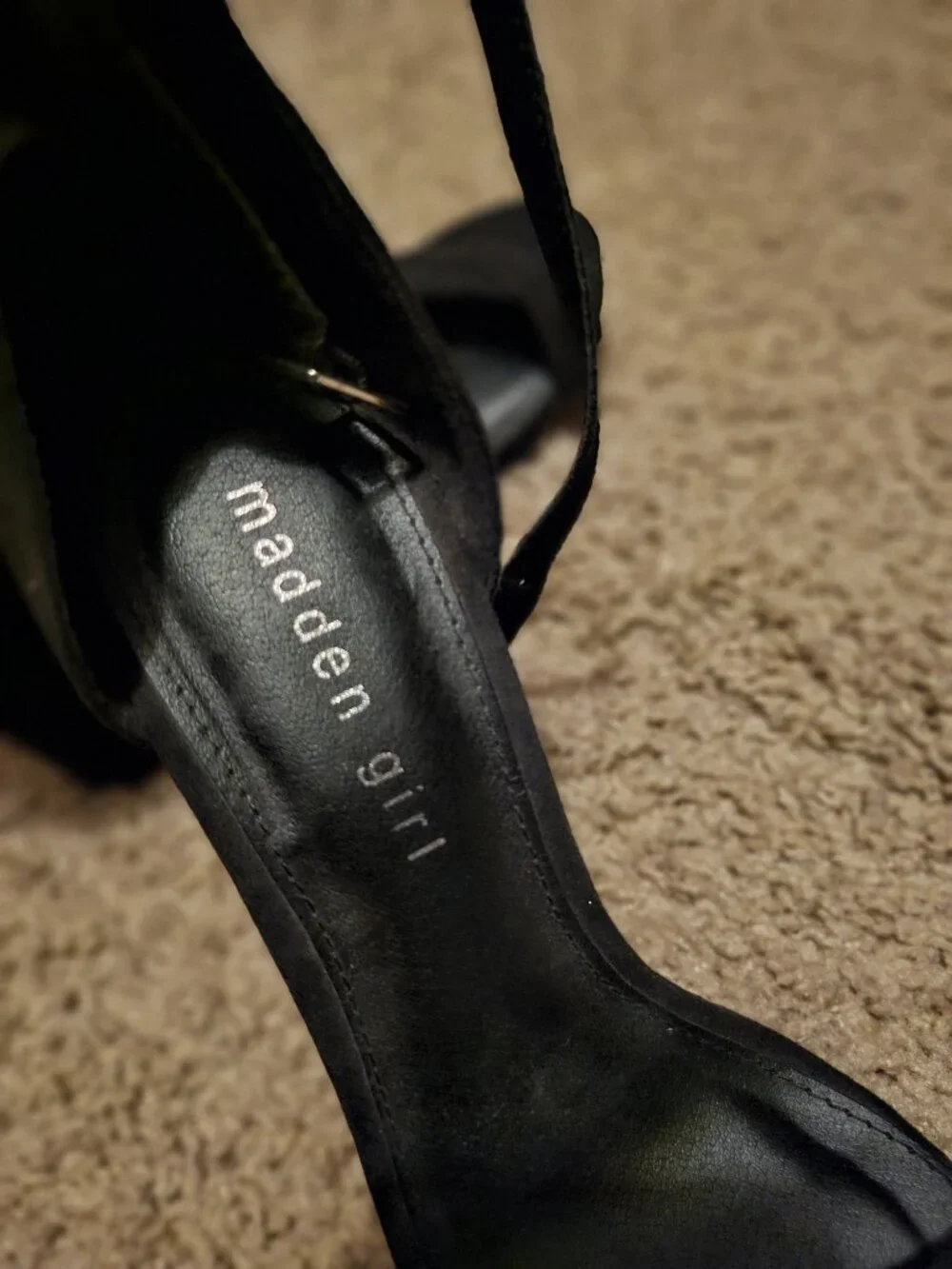 MADDEN GIRL Dress Wedge Heel BLACK 8.5 Fabulous ALMOST LIKE NEW SHOES